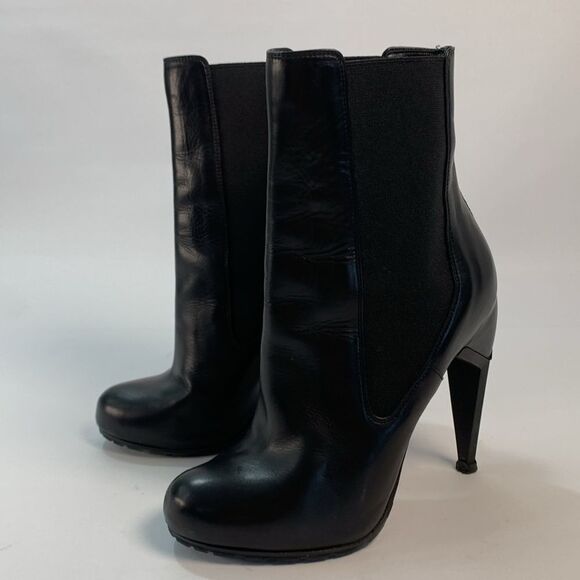 Nicholas Kirkwood black leather round toe high heels Booties 36.5 EUC - Picture 1 of 16